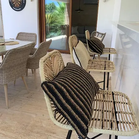 The Summerhouse Kyrenia 别墅 凯里尼亚